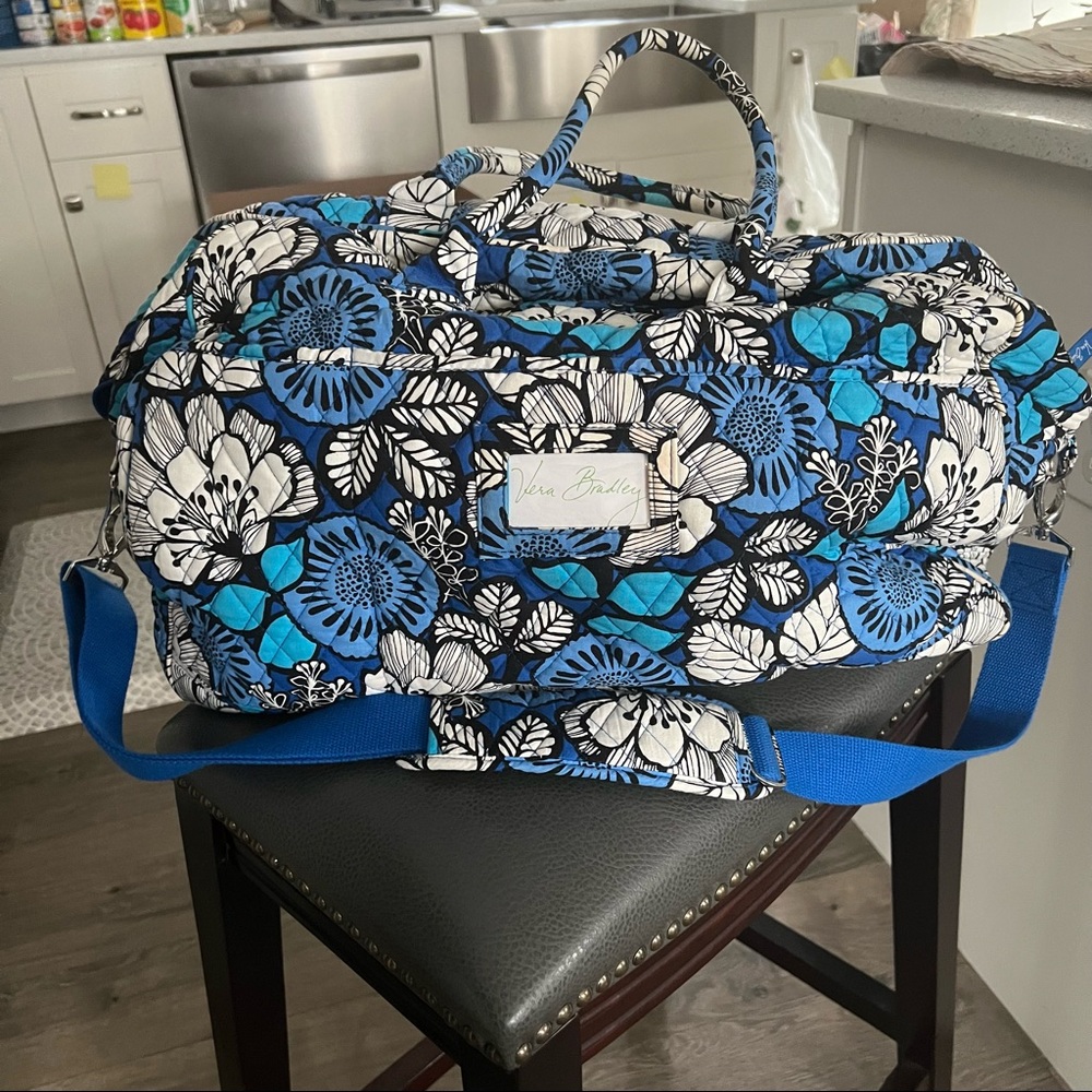 EUC- Blue Vera Bradley Weekender Bag